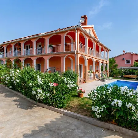Casa de Férias Casa Manuela - Pet Friendly With Pool Šišan