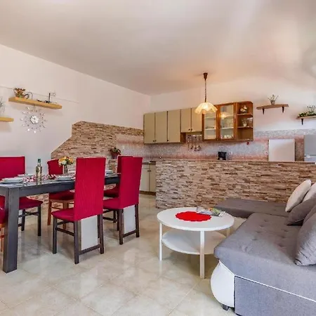 Semesterbostad Casa Manuela - Pet Friendly With Pool