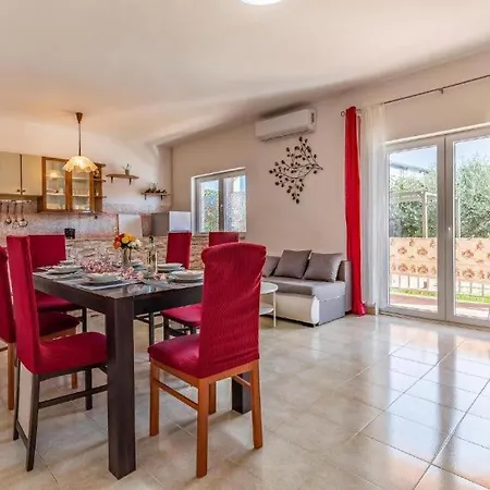 Casa Manuela - Pet Friendly With Pool * Šišan