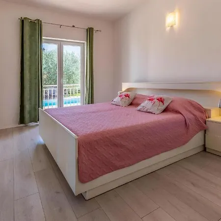 Casa Manuela - Pet Friendly With Pool Šišan