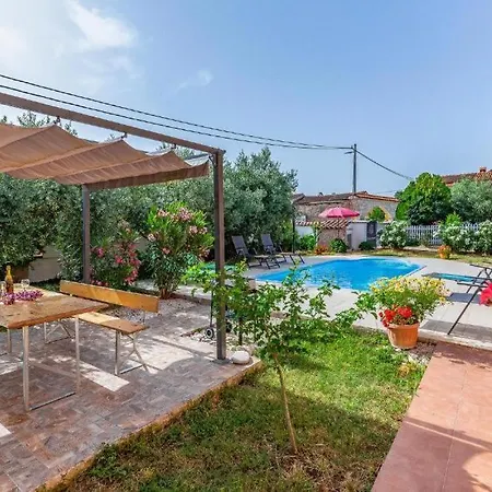 Semesterbostad Casa Manuela - Pet Friendly With Pool